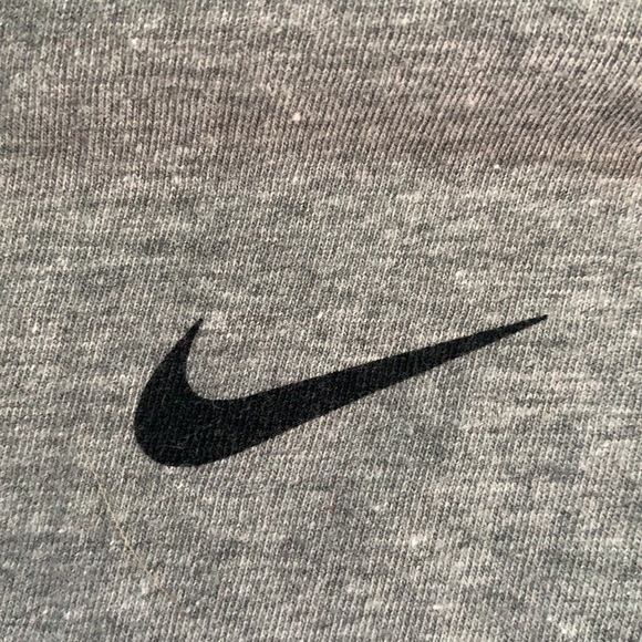 Long sleeve Nike tee - Picture 3 of 3